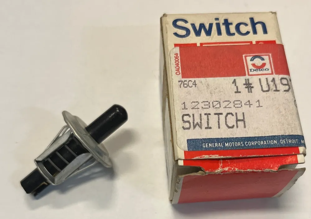 Begränsad tid Dörrkontakt 1967-1974 AMC AMX Javelin Rebel DELCO 12302841 / U1978 NOS