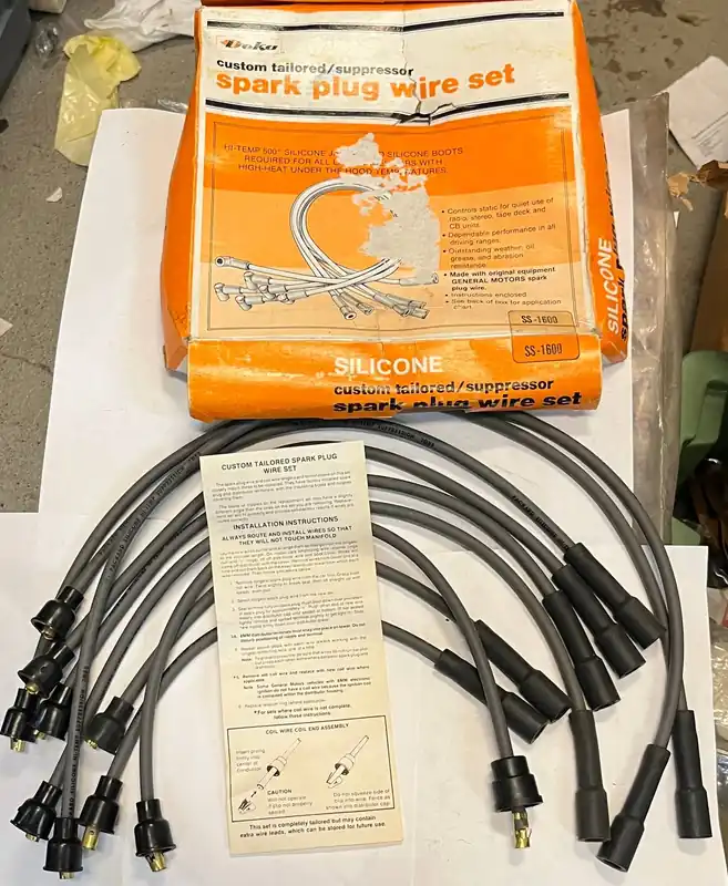 Tändkabelsats 7mm HIGH-TEMP V6 AMC GM Mopar Ford GMC 1968-78, DEKA SS-1600 Billig