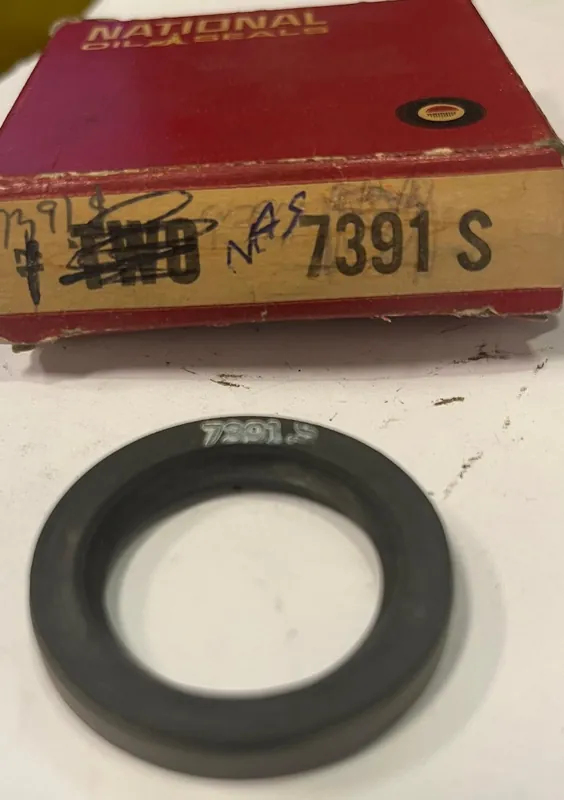 Premium Packbox 1.500×1.060×0.200″ transmission främre Dodge Plym 1960-66 National 7391S
