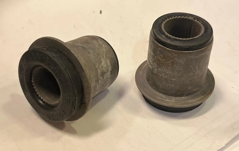 Begränsat erbjudande Bussningar övre länkarm med 36mm 1-par Cadillac 1961-1976