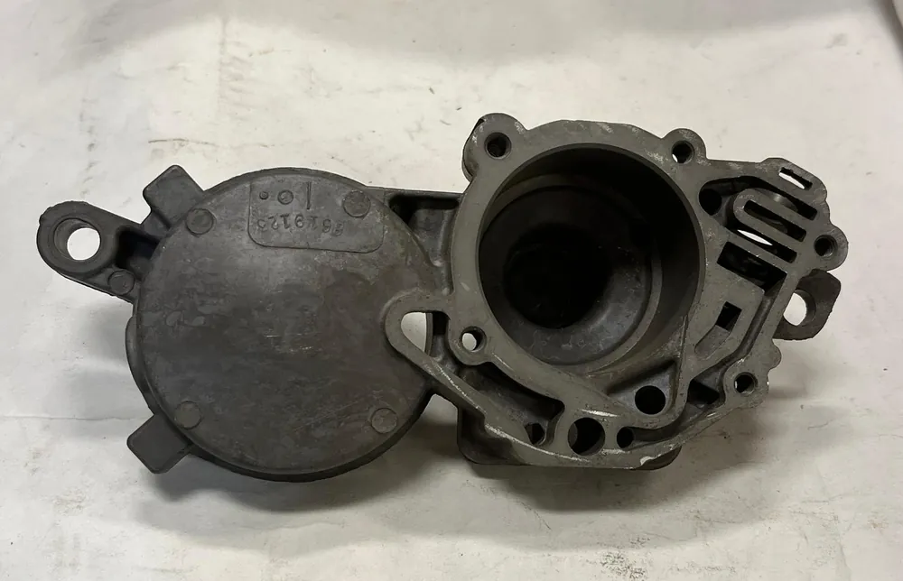 Servohus fram transmission Olds Pontiac 1960-64 GM 8619123 NOS Erbjudande