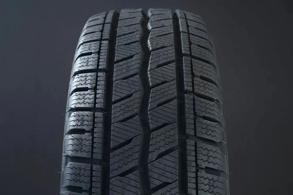 185/75R14 HANKOOK WINTER RW12 C-DÄCK FRIKTION Reapris