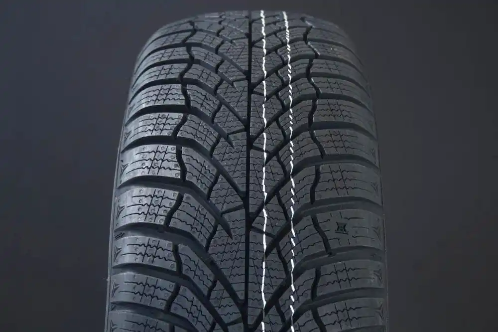 215/45R16 KUMHO WINTERCRAFT WP52 FRIKTION Fri frakt