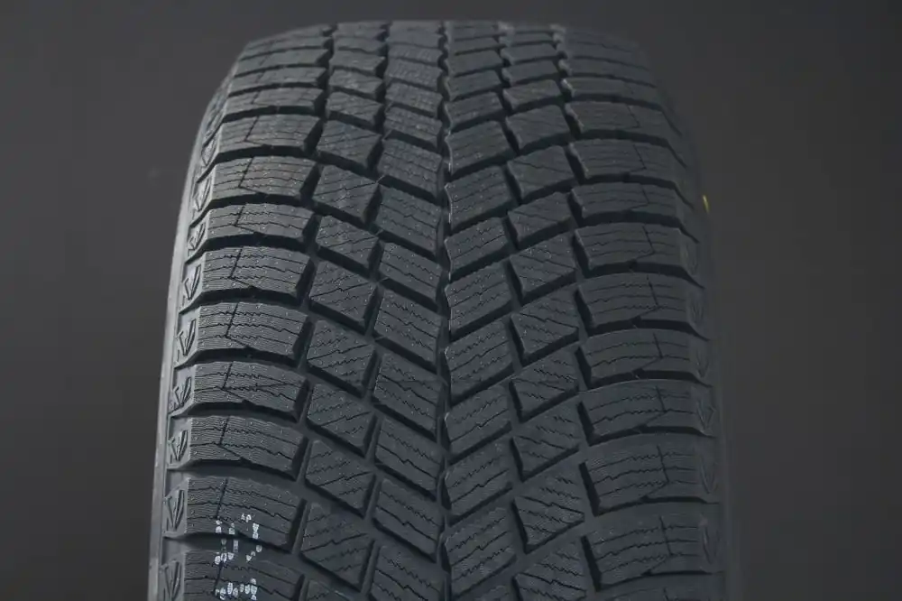 Reapris 215/60R16 PIRELLI ICE FRICTION FRIKTION