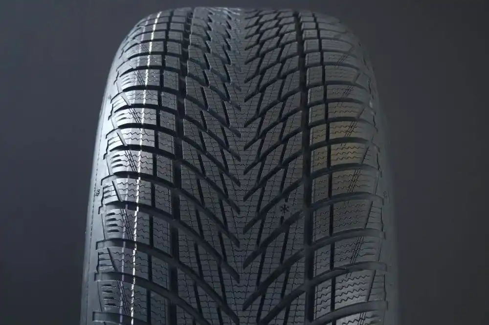 215/65R16 GOODYEAR ULTRAGRIP PERFORMANCE 3 FRIKTION Erbjudande