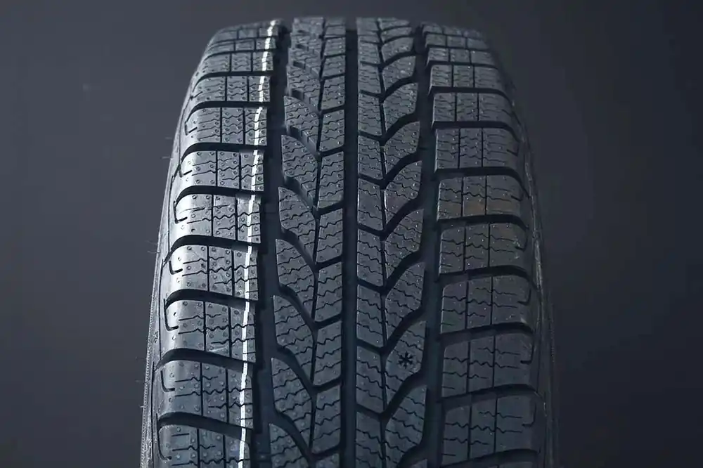 Fri frakt 215/65R16 GOODYEAR ULTRAGRIP CARGO C-DÄCK FRIKTION
