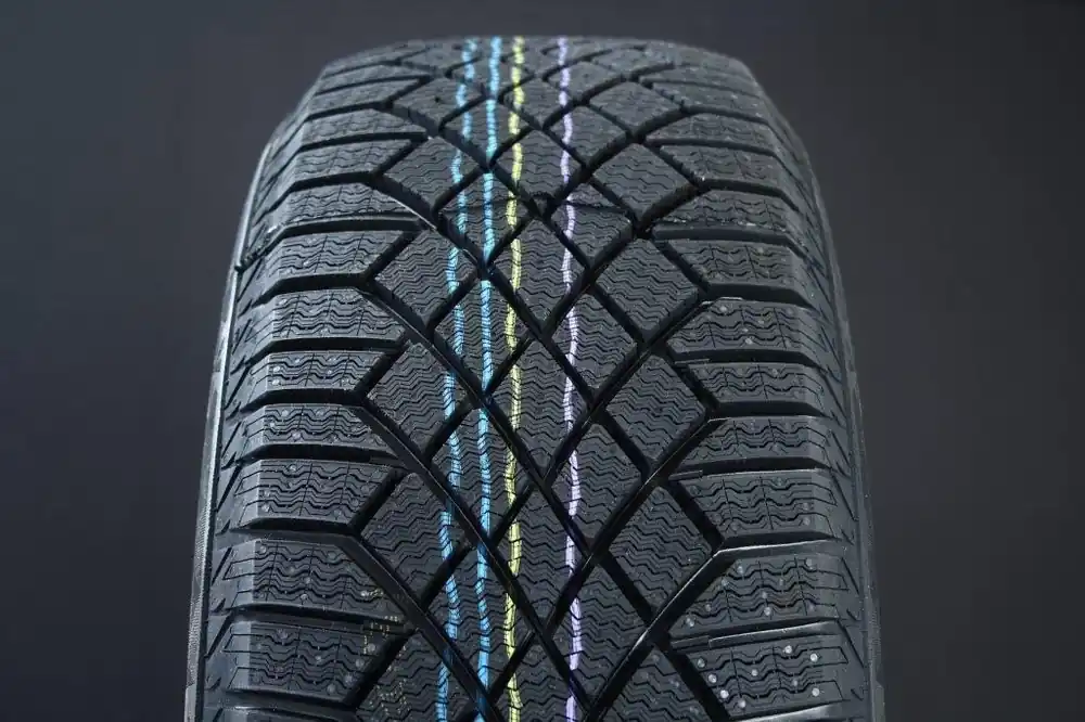 Populärt val 205/55R17 CONTINENTAL VIKING CONTACT 7 FRIKTION