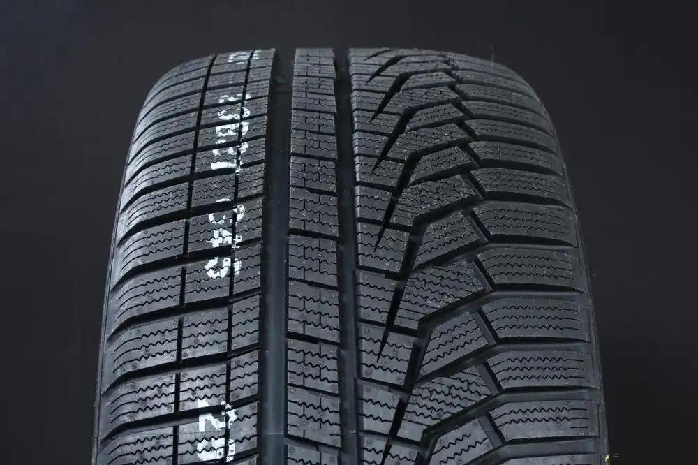 Kampanjpris 215/40R17 HANKOOK WINTER I*CEPT EVO2 W320 FRIKTION